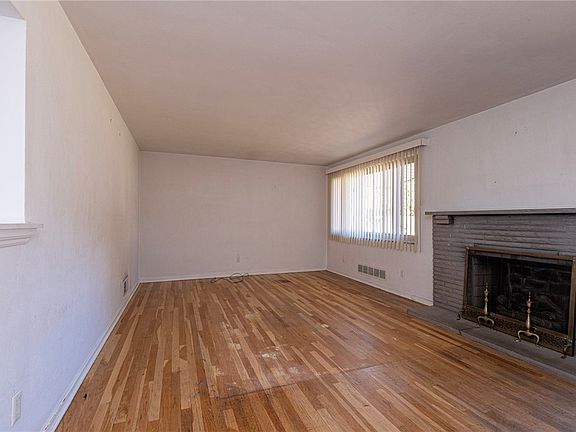 3rd image of 4932 Frich Dr