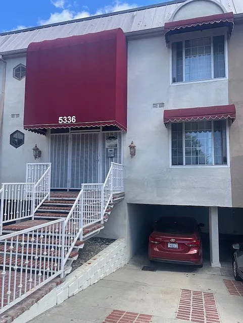 Building Photo - 5336 Kester Ave #205