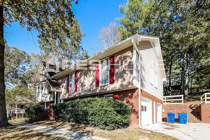 1028 Independence Ct — Photo 2