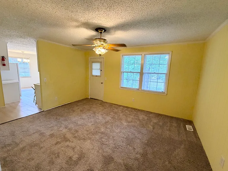 21 Golden Ct — Photo 9