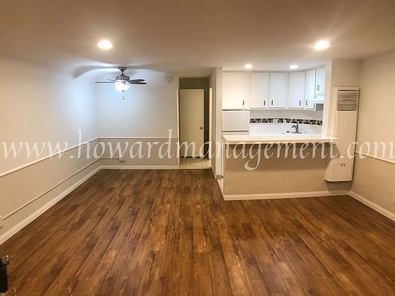4th image of 8218 De Longpre Ave #15