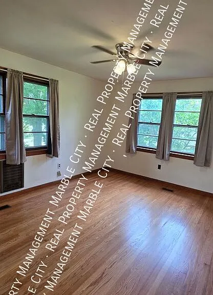 1812 Cedar Ln — Photo 4