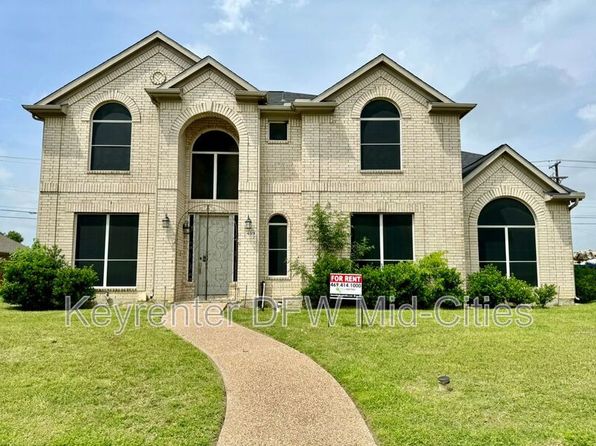 409 Royal Crest Dr