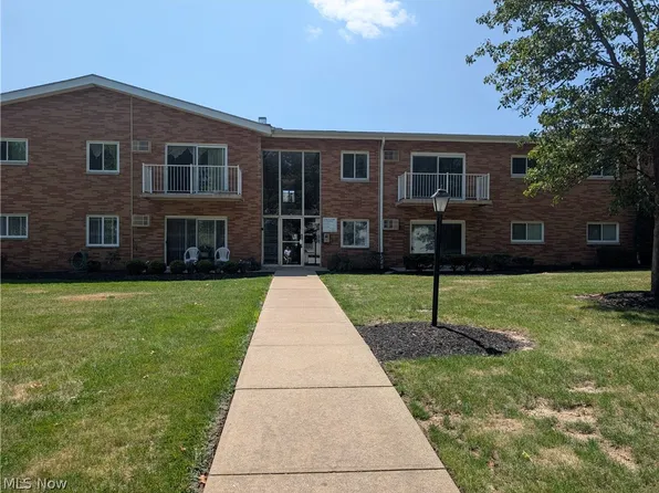 481 Tollis Pkwy APT 170E, Broadview Heights, OH 44147