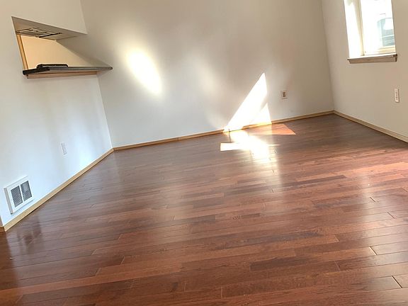 5th image of 7227 NE 171st Ln