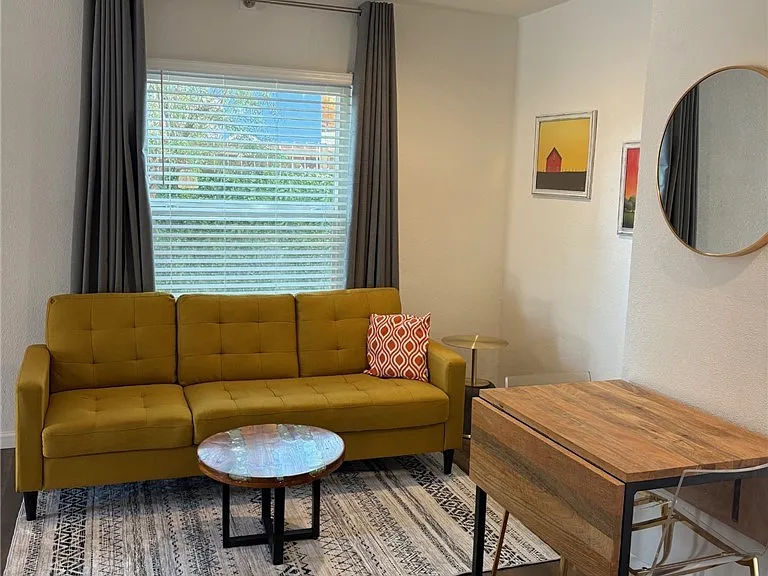 611 Bell Dr — Photo 5