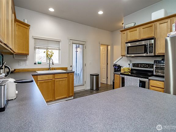5th image of 5305 Military RD E #A