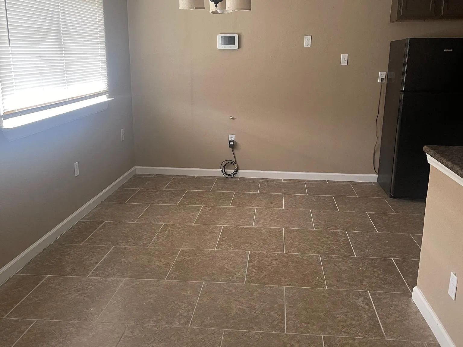 2800 Williamsburg Dr — Photo 2