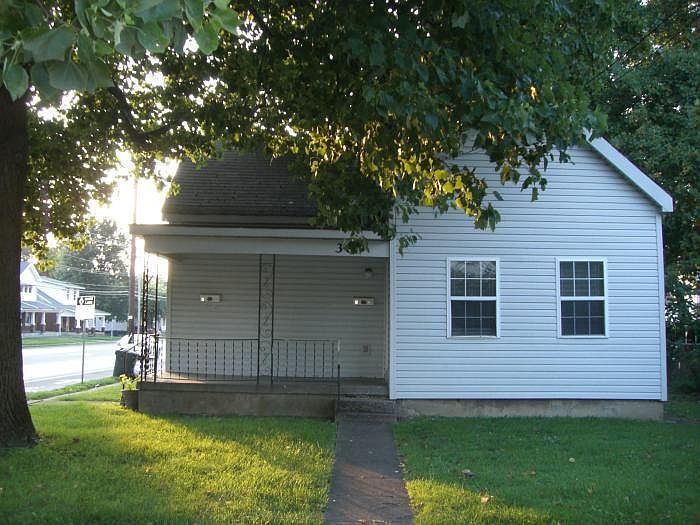 1st image of 389 Oldham Ave #A