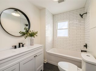 3528 Madison Ave, Des Moines, IA 50310