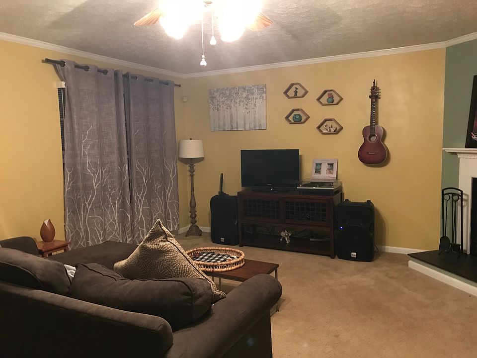 1st image of 4037 Creekside Dr