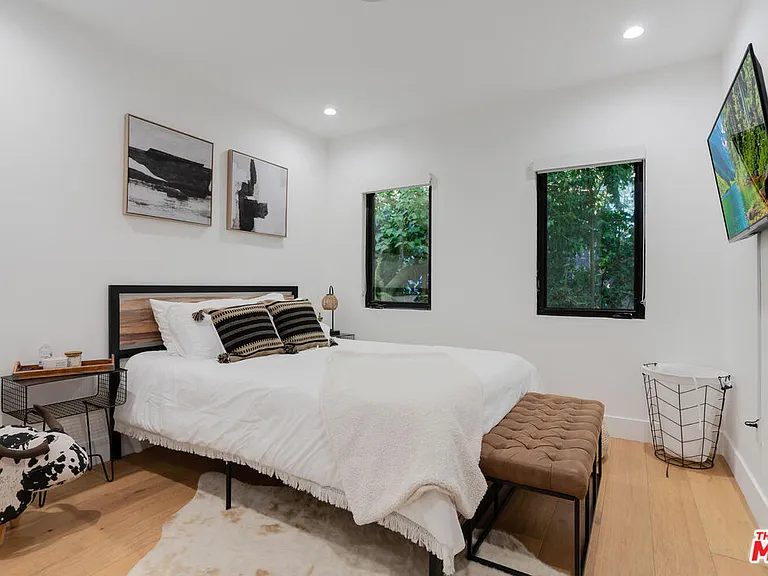 22745 Erwin St — Photo 35