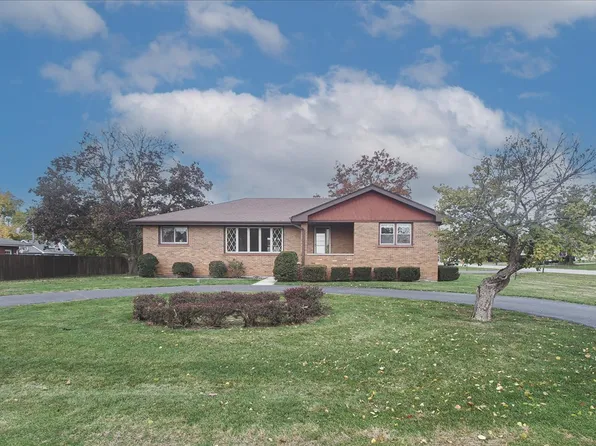 1420 Indian Hill Dr, Schaumburg, IL 60193