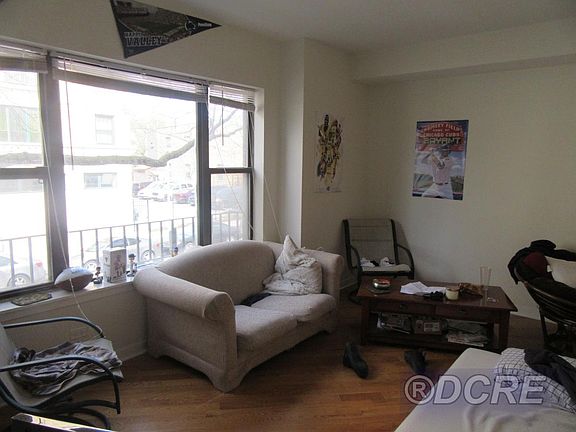 2nd image of 7609 N Bosworth Ave APT 4S