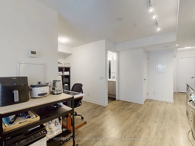 87 Peter St #617 — Photo 13