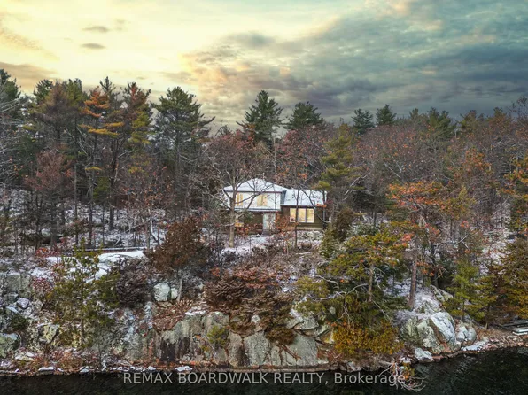 202 Folly Rd, Rideau Lakes, ON K0G 1E0