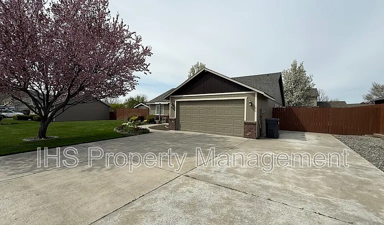 5508 Holly Way — Photo 18