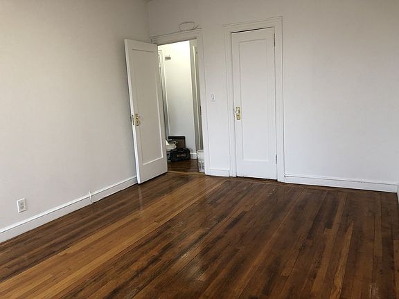 5th image of 3923 58th St APT C1