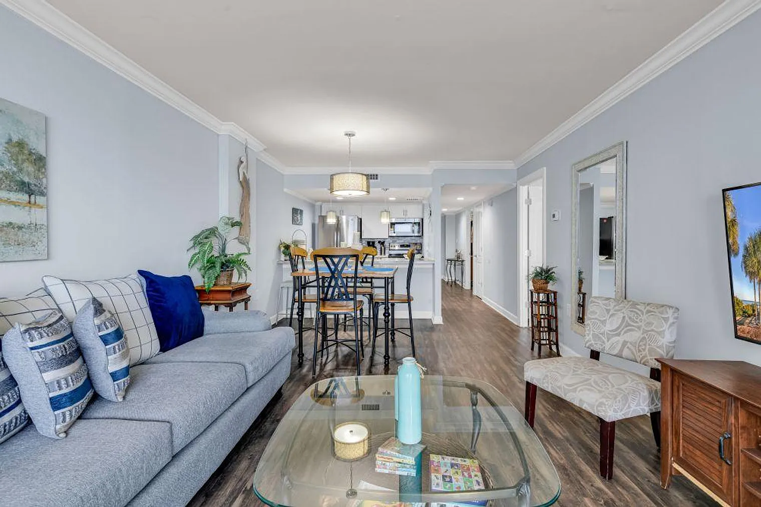 2 bed, 2.0 bath, 925 sqft, $3,536 — Photo 4