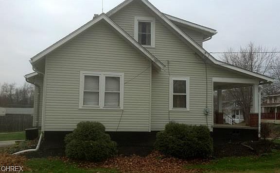3rd image of 425 Newell Ave