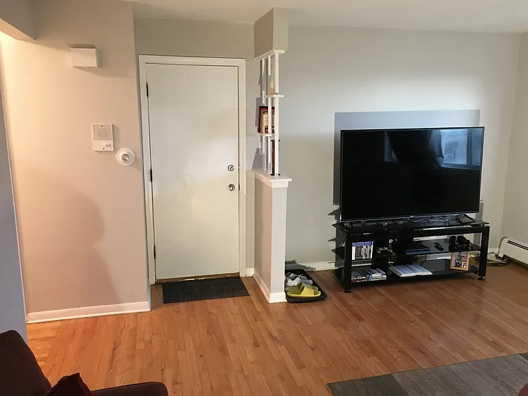10380 Michael Todd Ter — Photo 4