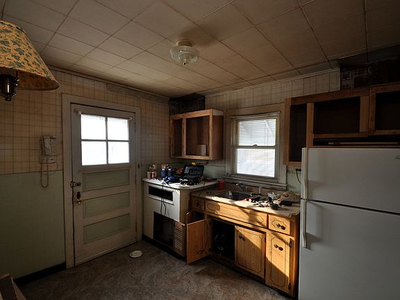 4th image of 7234 S Oketo Ave