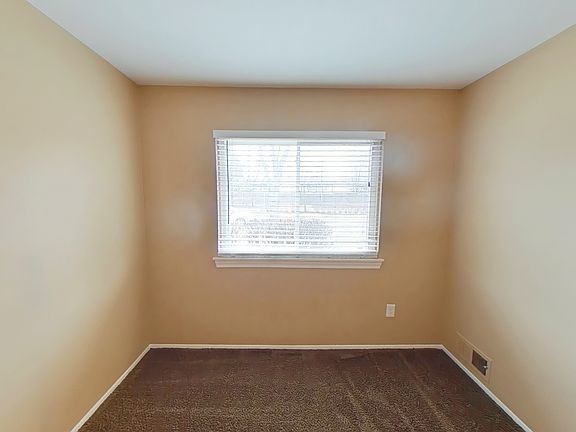 3rd image of 25912 Franklin Pointe Dr