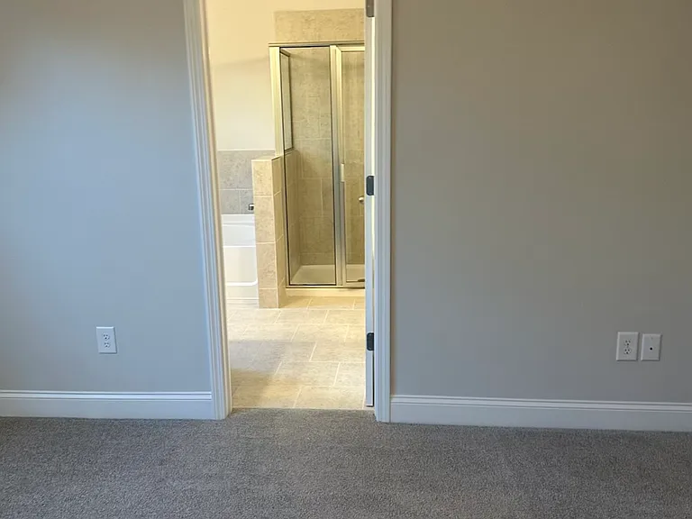 3921 Runnel Hl — Photo 9