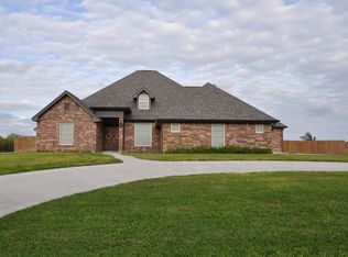 1918 Morningside Dr, Alice, TX 78332