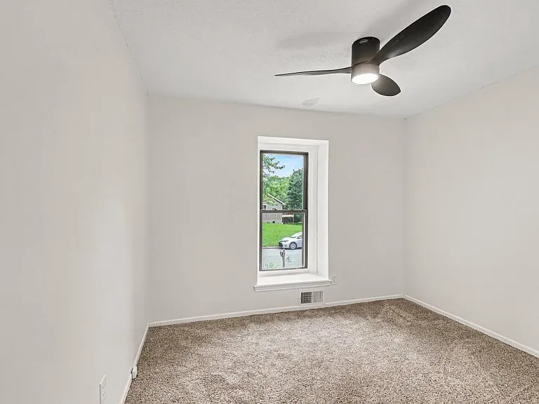 3709 NE Grant St — Photo 7