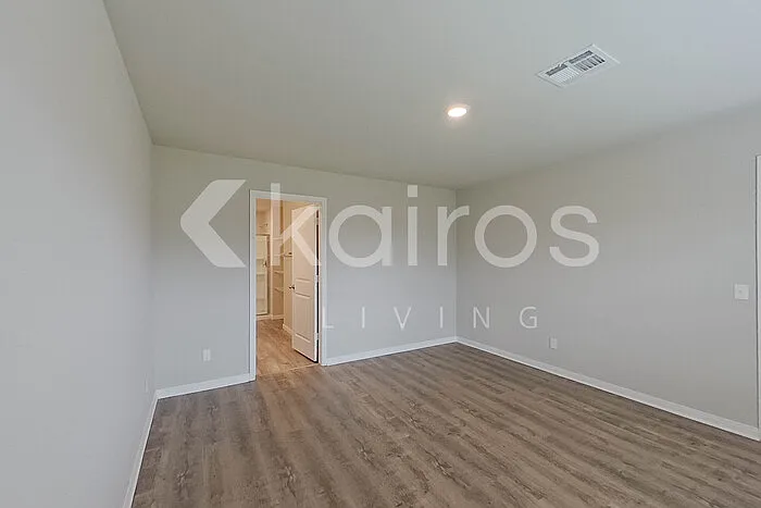 301 Saint James Pl — Photo 17