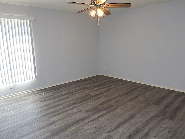 428 S Hamel Rd #10 — Photo 9