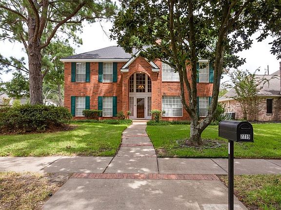 3rd image of 7719 Club Lake Dr