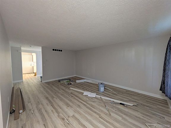 2nd image of 4218 17th St