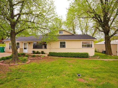 979 E Don Tyson Pkwy, Springdale, AR, 72764