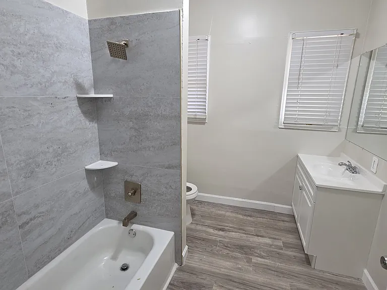 2805 S Jennings Ave — Photo 10