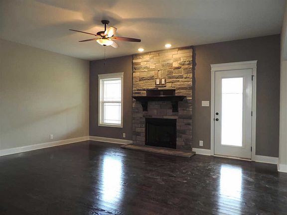 4th image of 179 Farmington