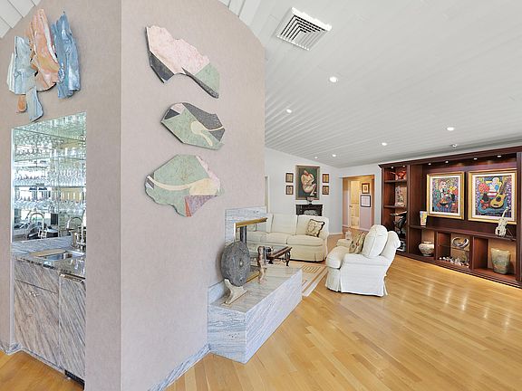 4th image of 4158 ALHAMBRA Drive W