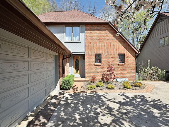 3rd image of 150 Whieldon Ln #25