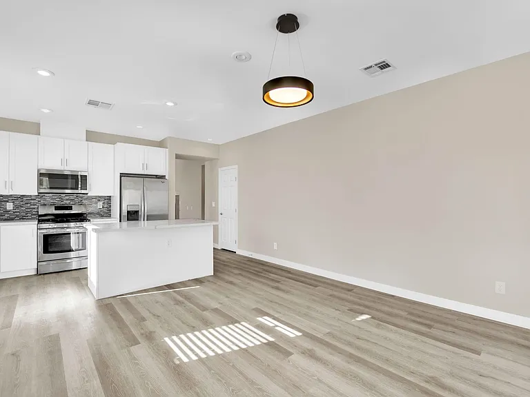 7752 Sundial Peak St — Photo 6