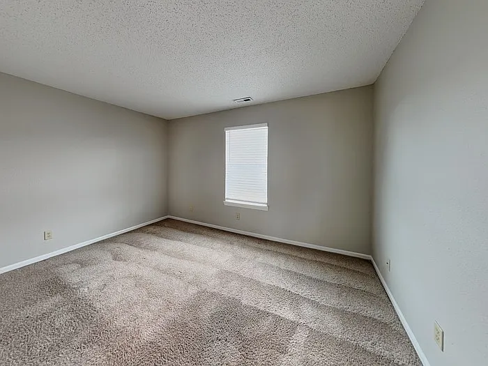 4073 Fairoaks Dr — Photo 12
