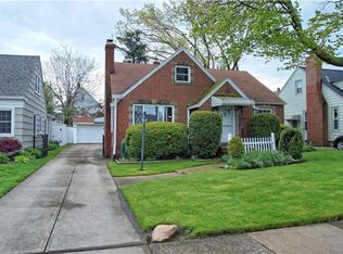 1501 Parkwood Rd, Lakewood, OH