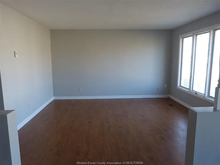 355 Munger St W — Photo 3