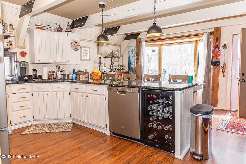 5th image of 6024 Sunnyside Road