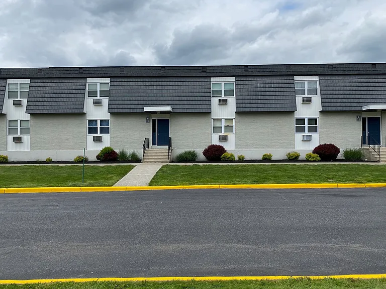 12 White Gate Rd #B-12B — Photo 9