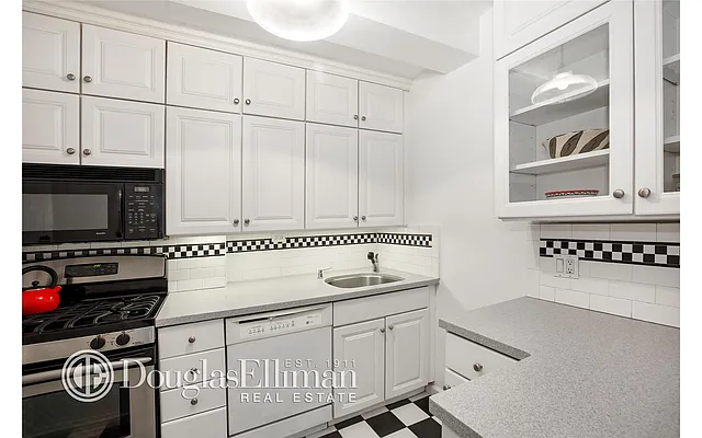 Sold by Douglas Elliman | media 4