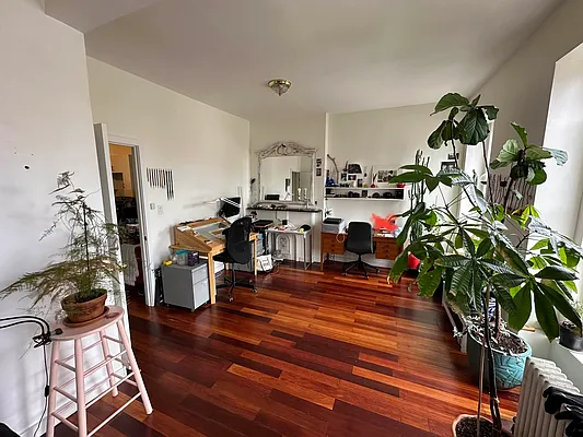 Rented by Yup Realty LLC | media 9