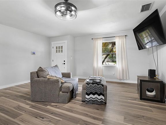 5th image of 630 E THELMA STREET