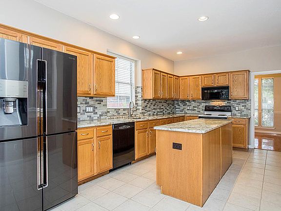 3rd image of 8428 Fern Bluff Ave