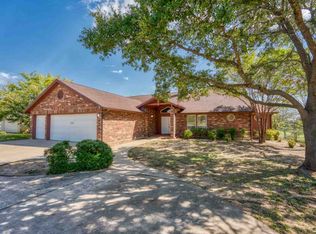 800 Skyline Dr, Llano, TX 78639